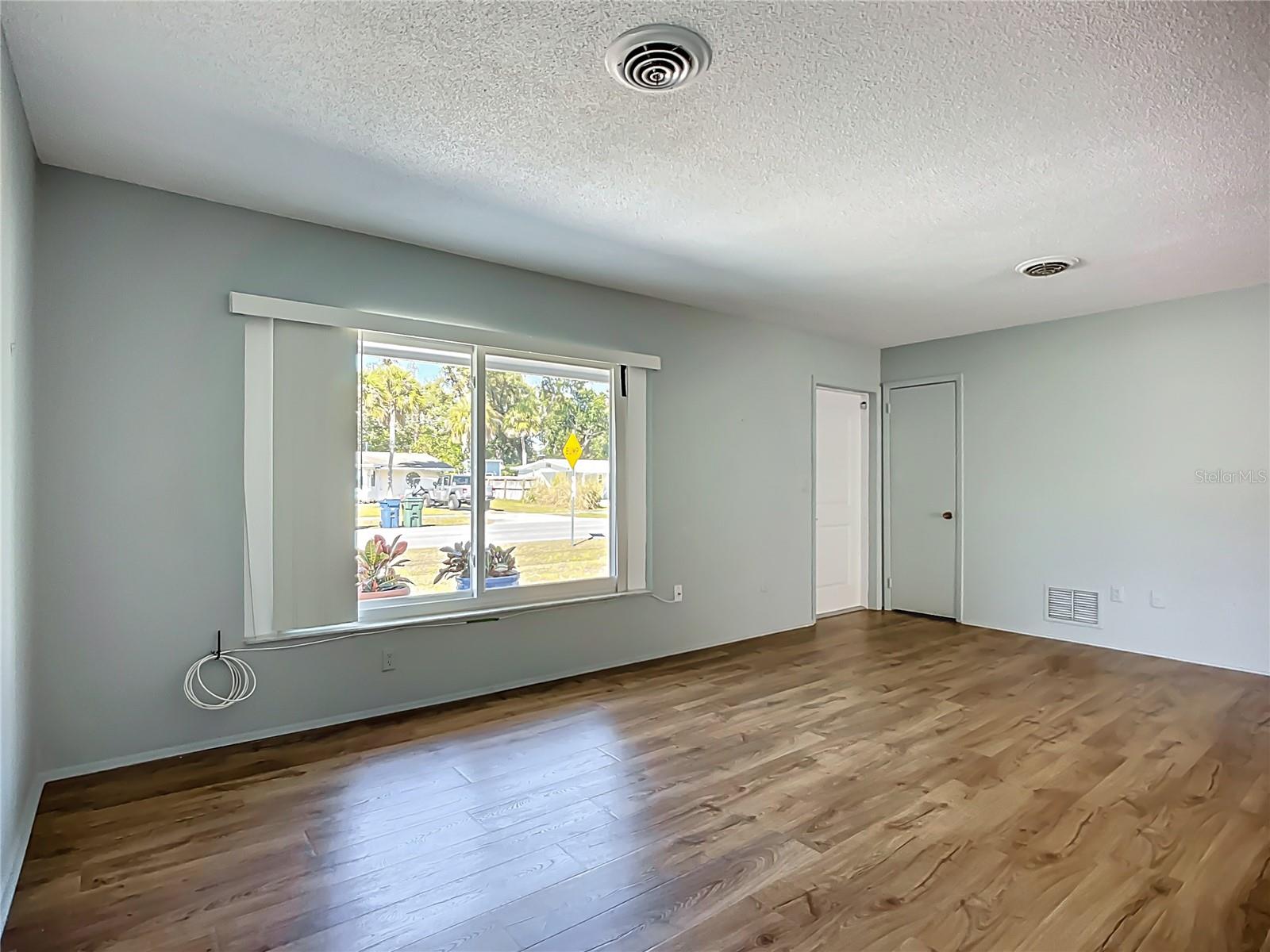 SOUTH VENICE - Residential