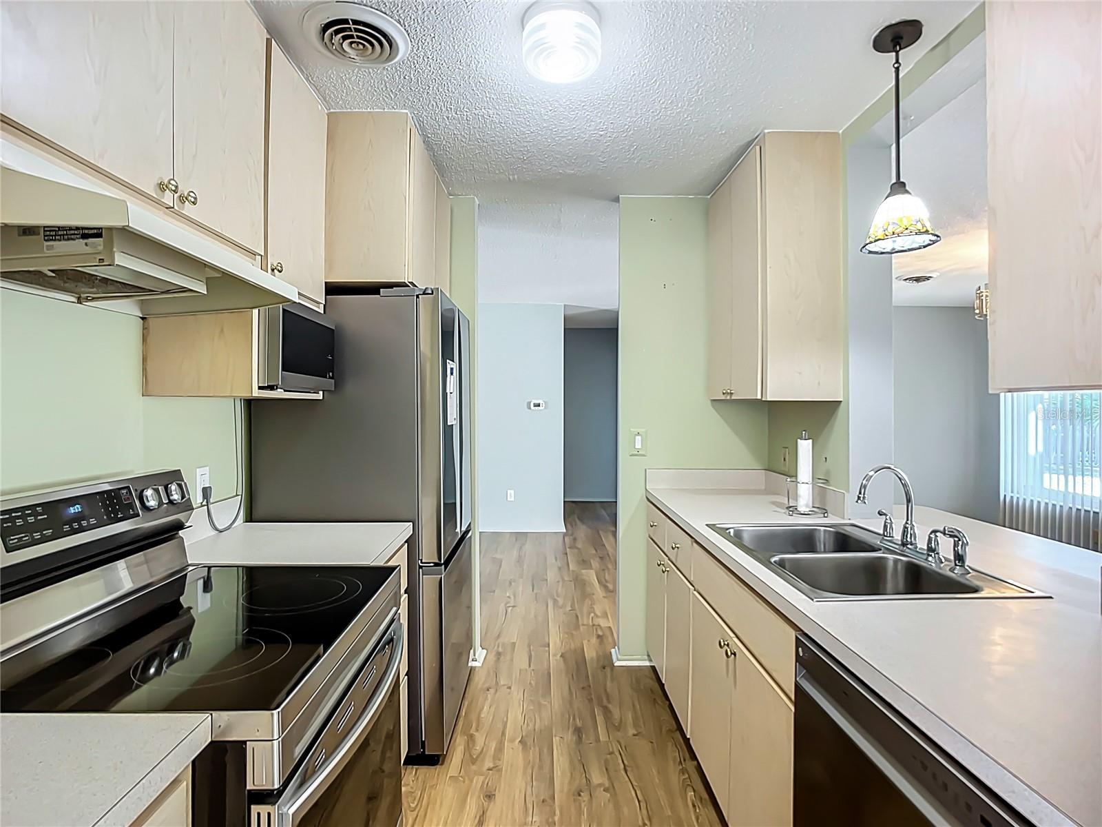 SOUTH VENICE - Residential