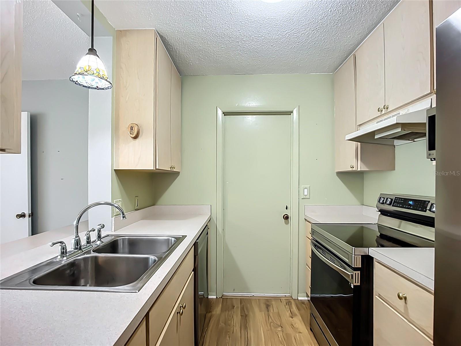 SOUTH VENICE - Residential