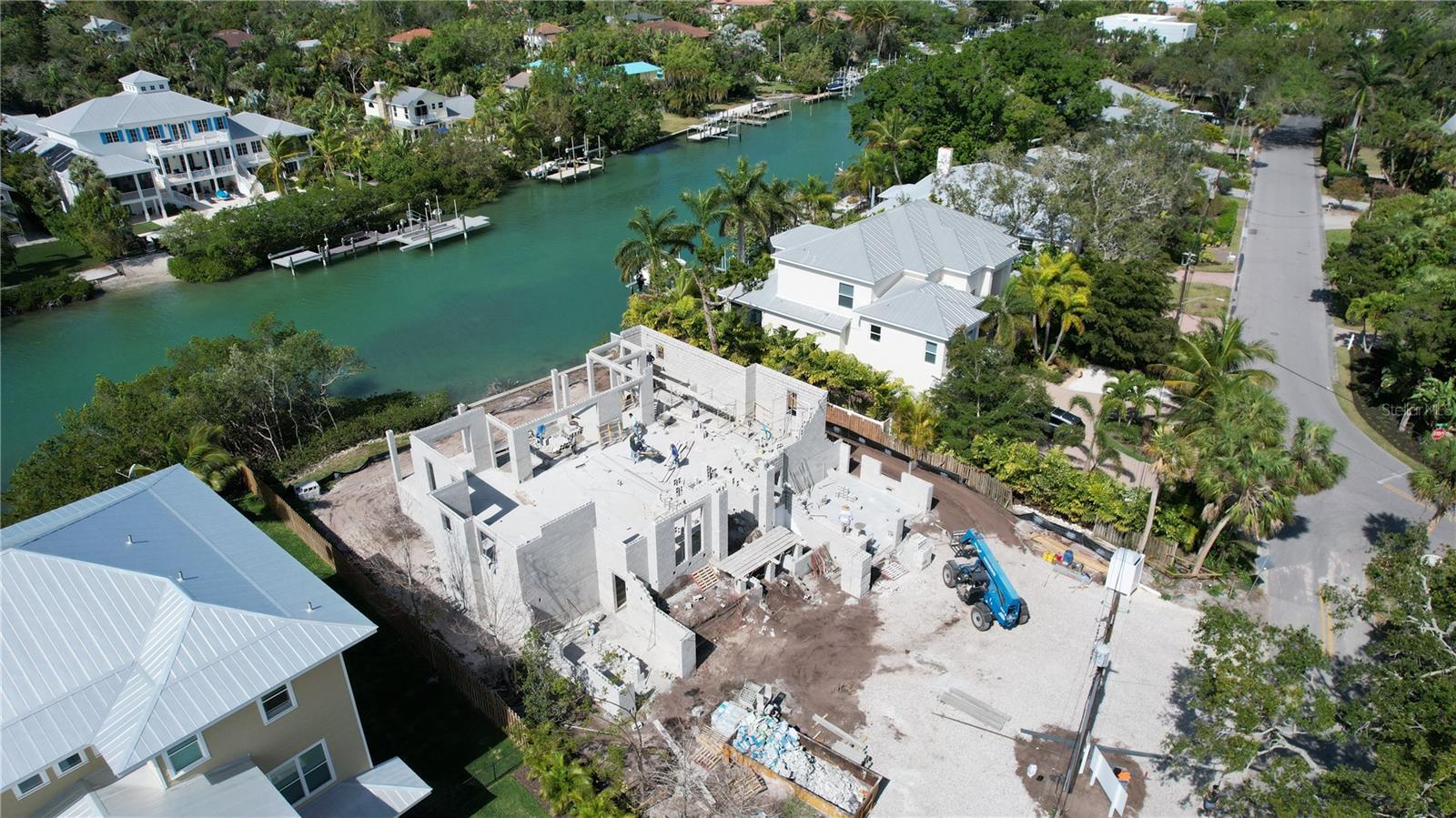 BAY ISLAND/SIESTA KEY - Residential