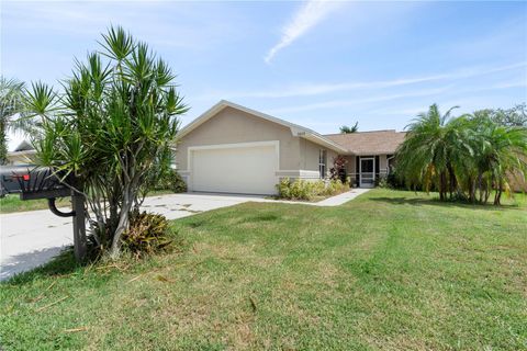 A home in WINTER HAVEN