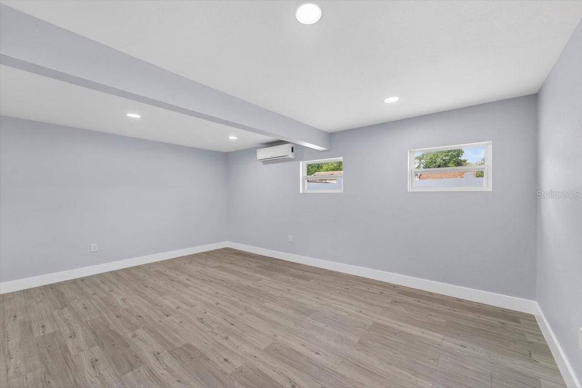 RIVERSHORES - Residential