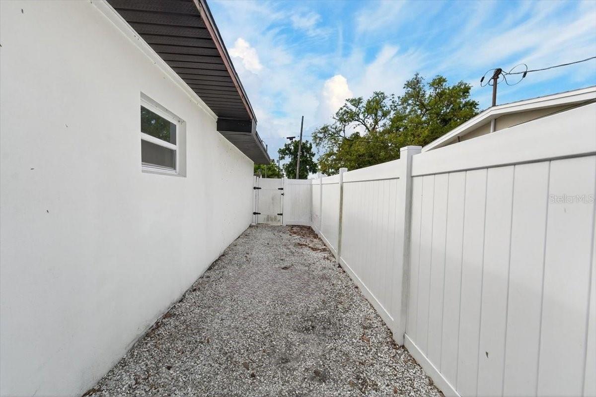 RIVERSHORES - Residential