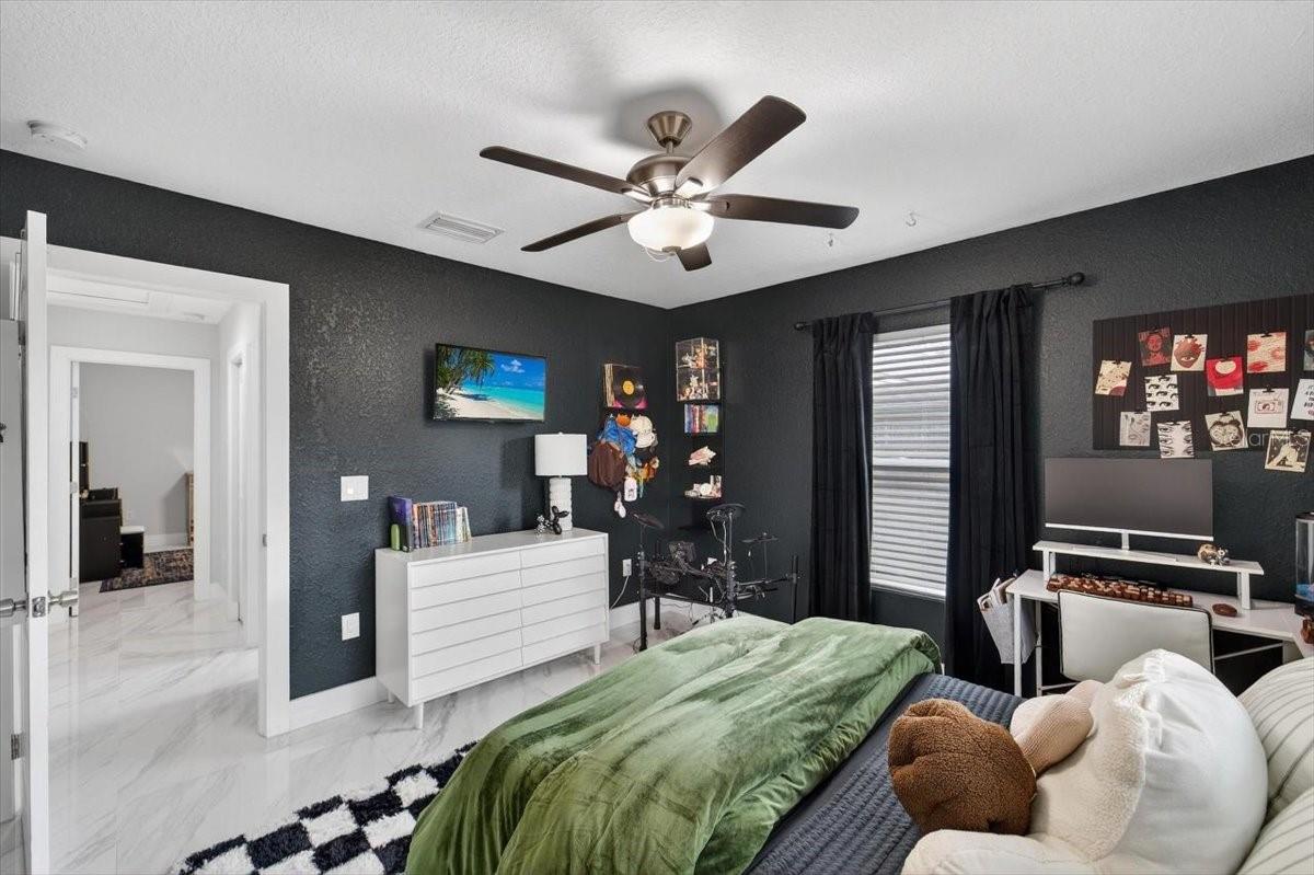 RIVERSHORES - Residential