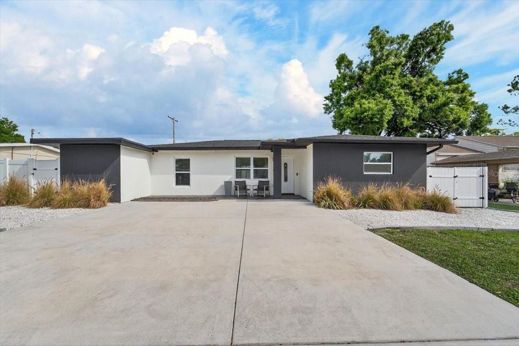 Photo of 1507 W River Shore Way, Tampa, FL 33603 (MLS # TB8489260)