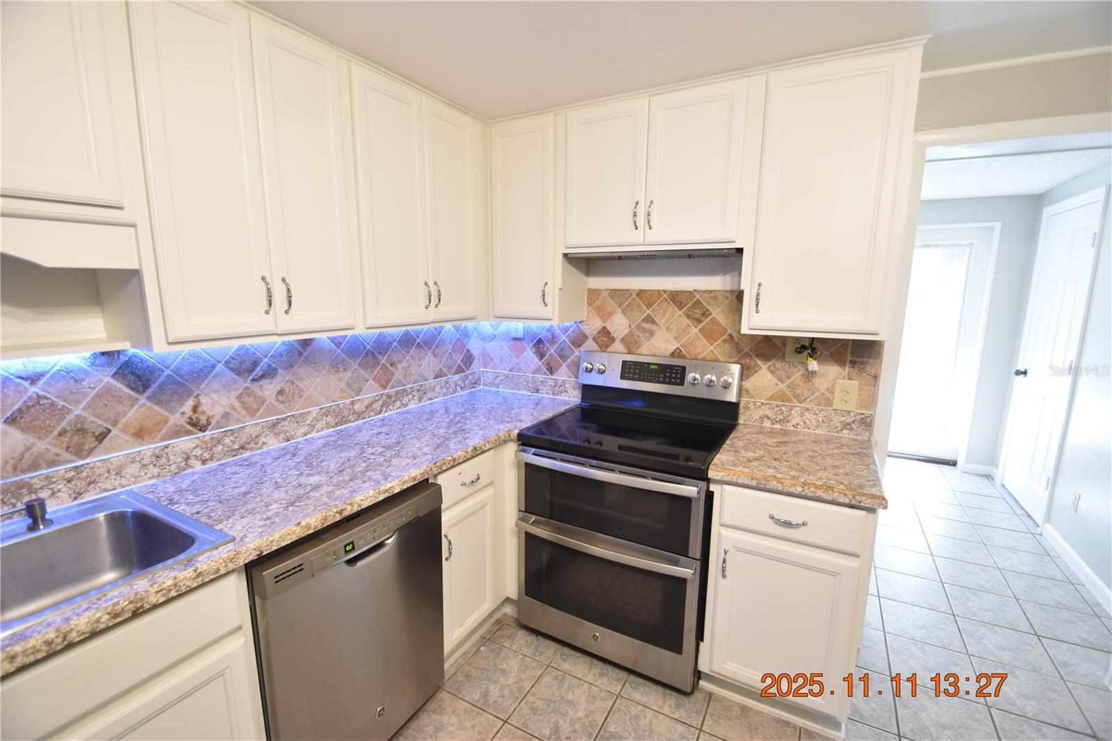 SEFFNER HEIGHTS - Residential Lease