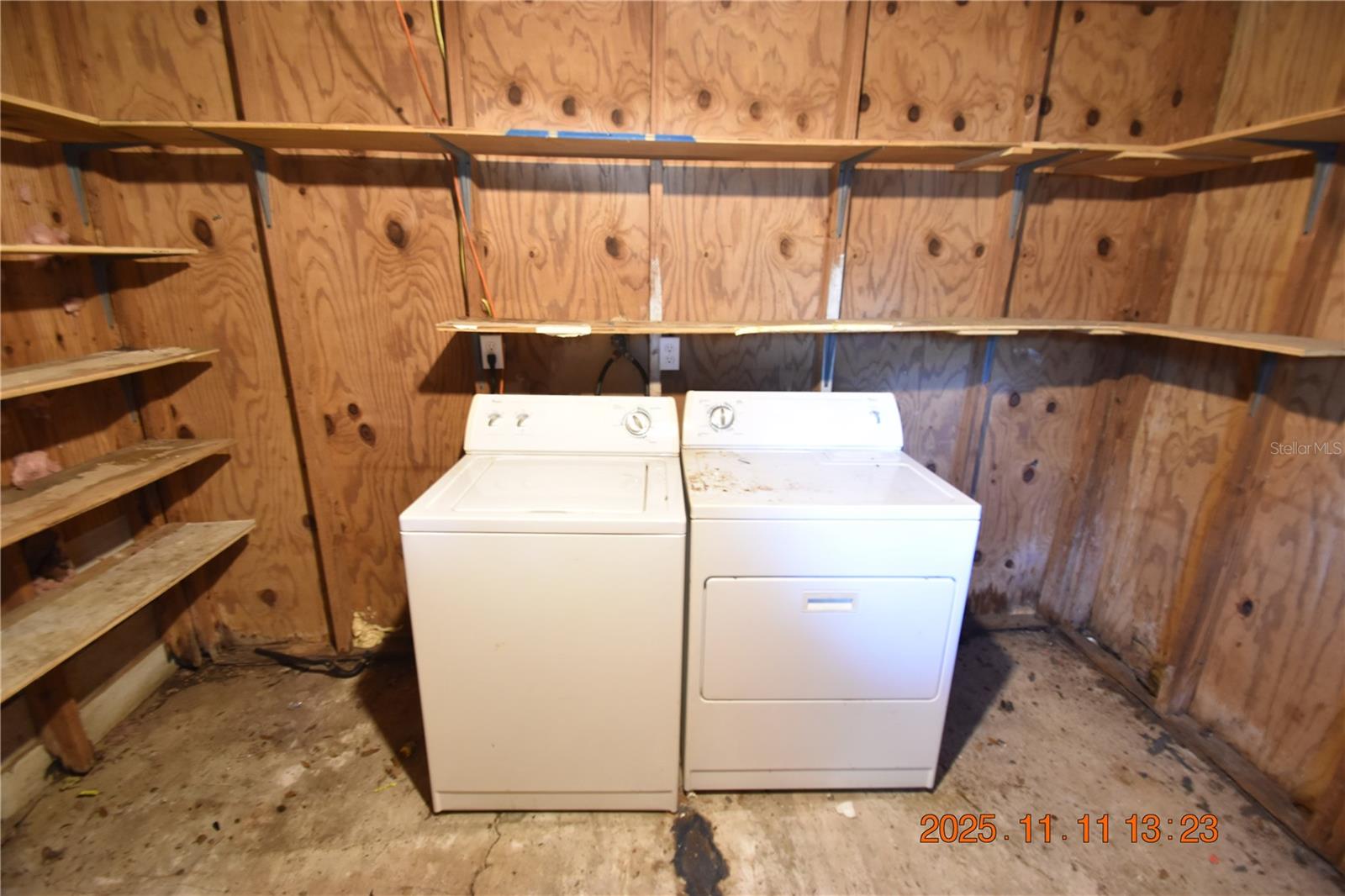 SEFFNER HEIGHTS - Residential Lease