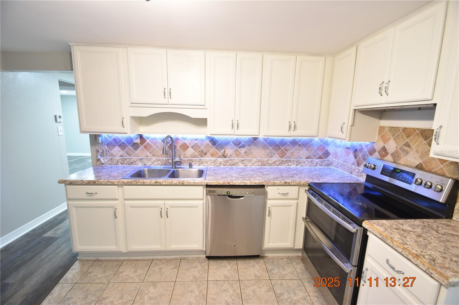 SEFFNER HEIGHTS - Residential Lease