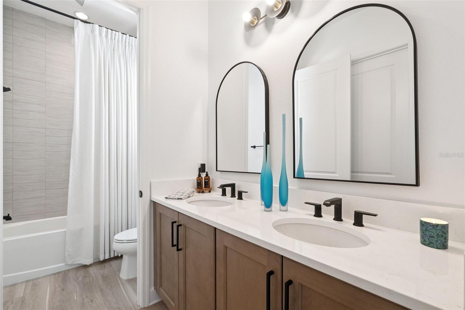 WESLYN PARK PH 2 - Residential