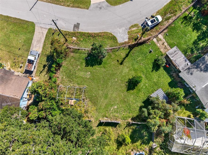 ZONED R1 .36 OF AN ACRE LOT IN CORAL RIDGE IN BELLEVIEW. READY FOR YOUR NEXT HOME BUILD. PUBLIC SEWER AND WATER AVAILABLE. ONE OF THE RARE LOTS AVAILABLE IN THIS AREA.