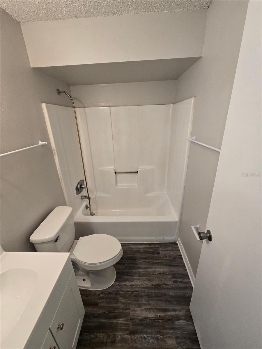 LEESBURG BIRCHWOOD SUB - Residential Lease