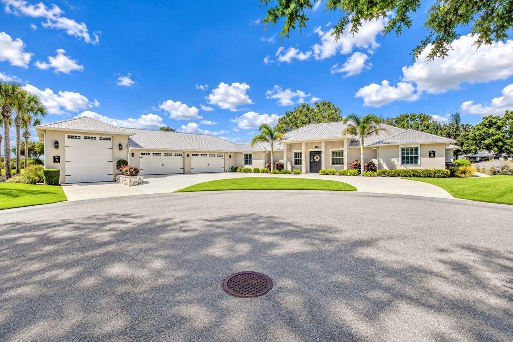 Photo of 2851 Village Green Court, Avon Park, FL 33825 (MLS # B4902402)