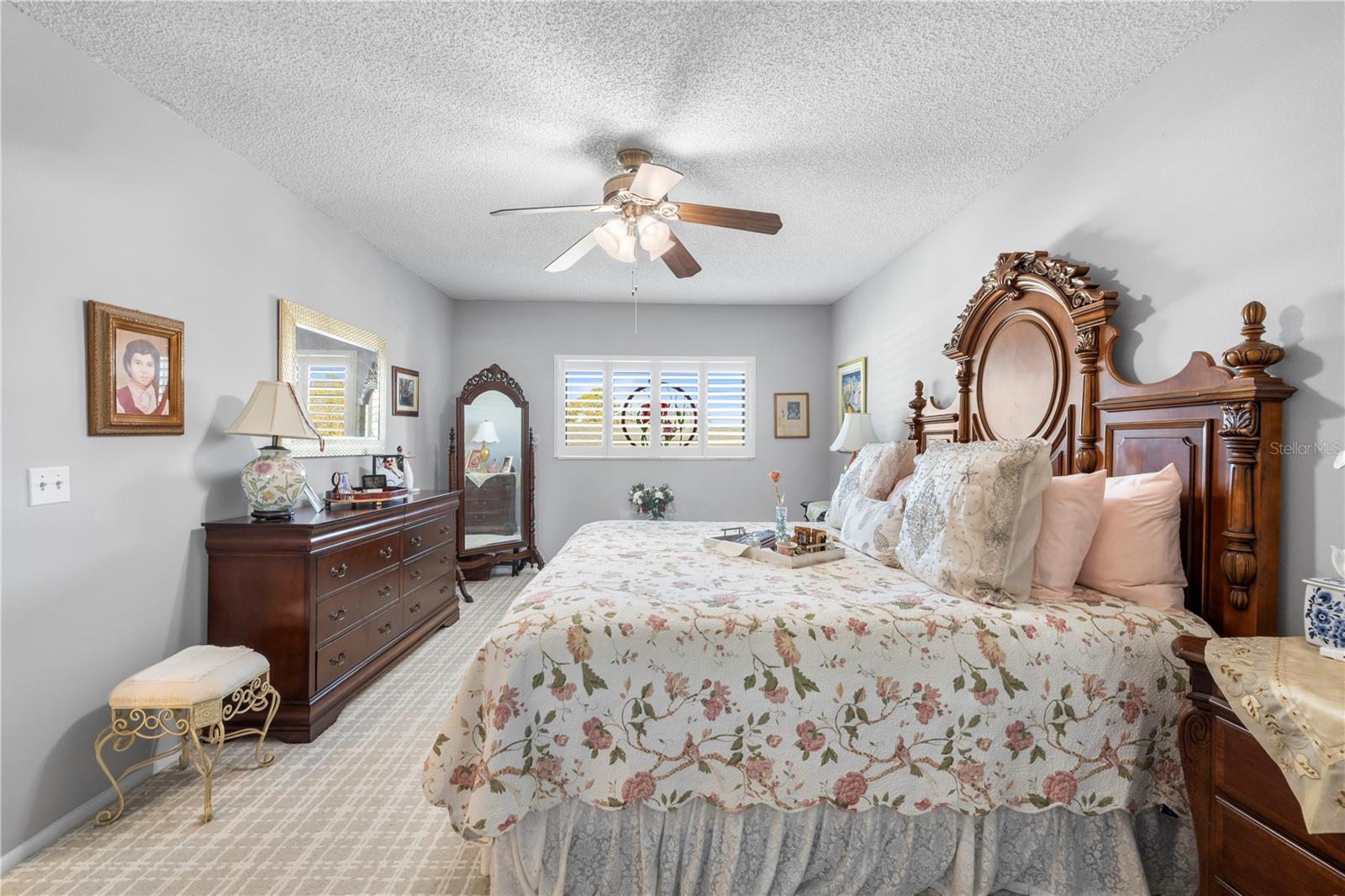 ON TOP OF THE WORLD - Residential