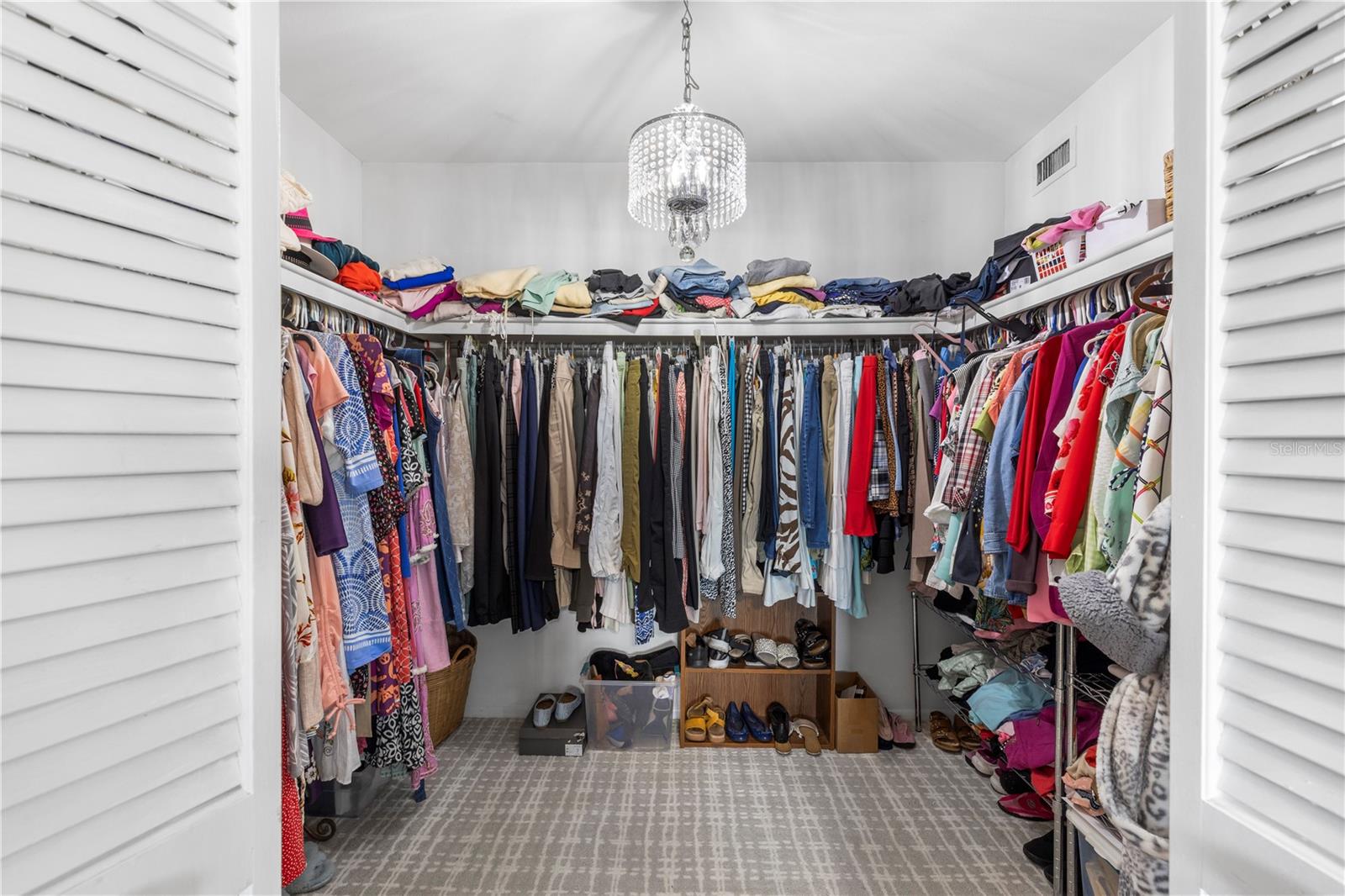 ON TOP OF THE WORLD - Residential