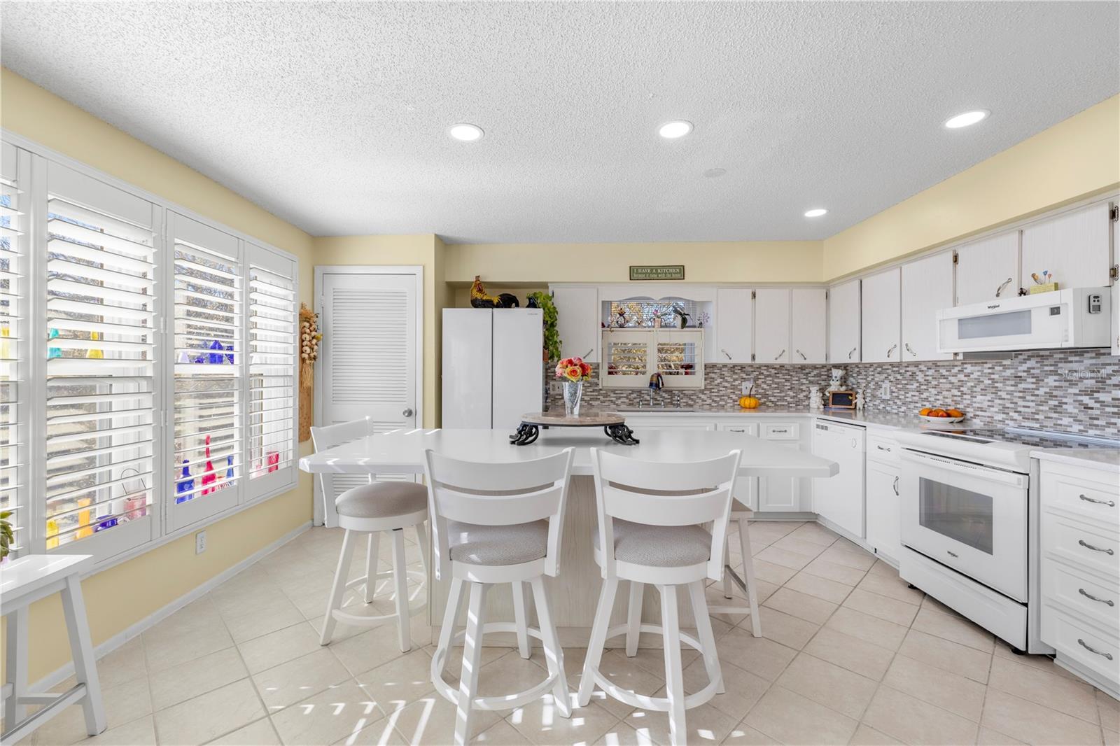 ON TOP OF THE WORLD - Residential