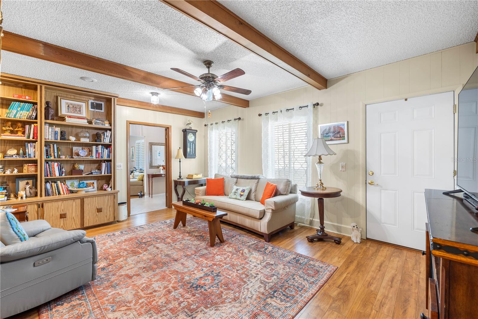 ON TOP OF THE WORLD - Residential