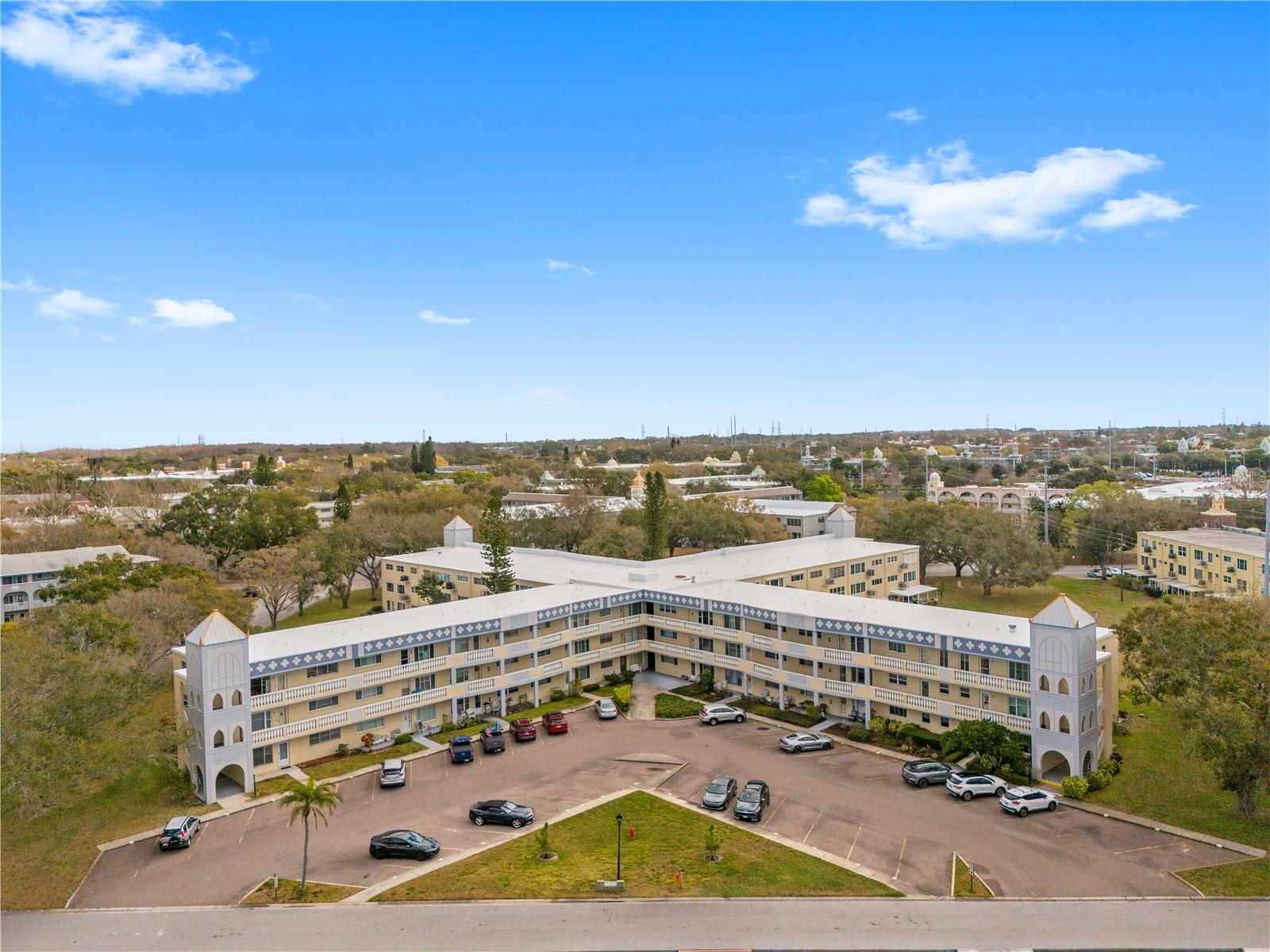 ON TOP OF THE WORLD - Residential