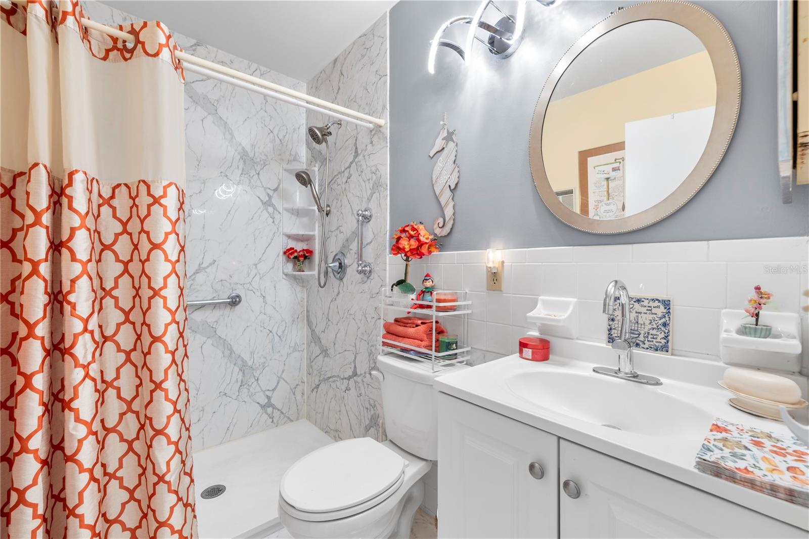 ON TOP OF THE WORLD - Residential