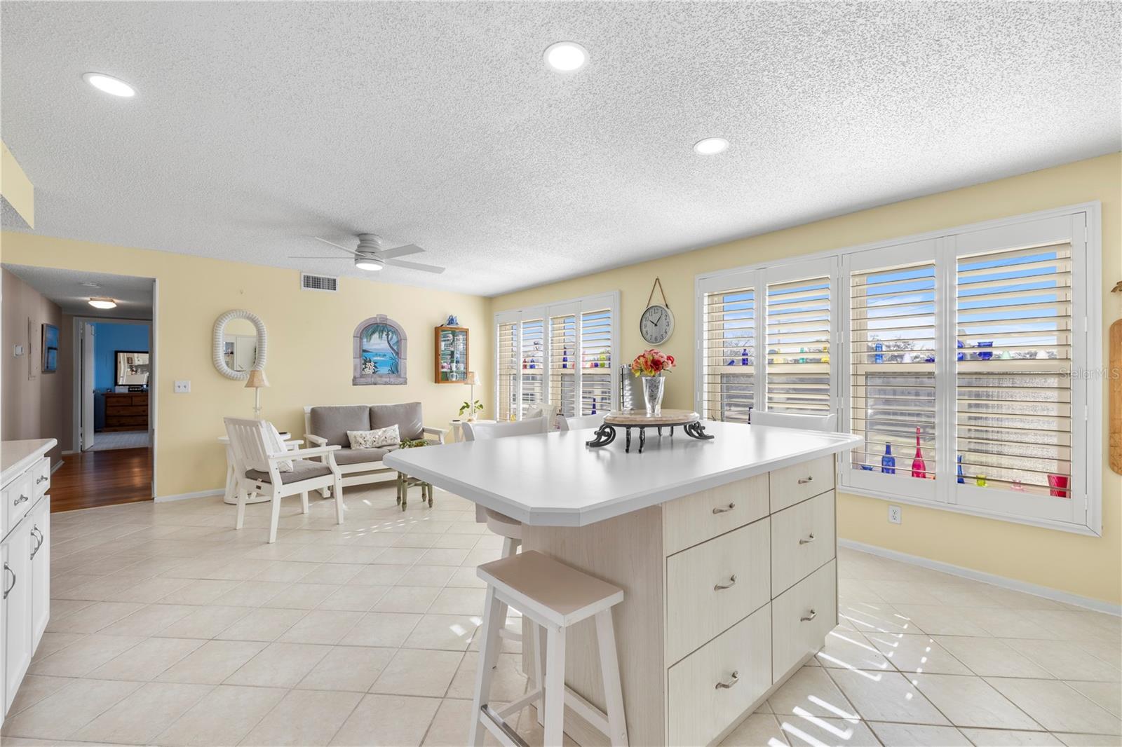 ON TOP OF THE WORLD - Residential