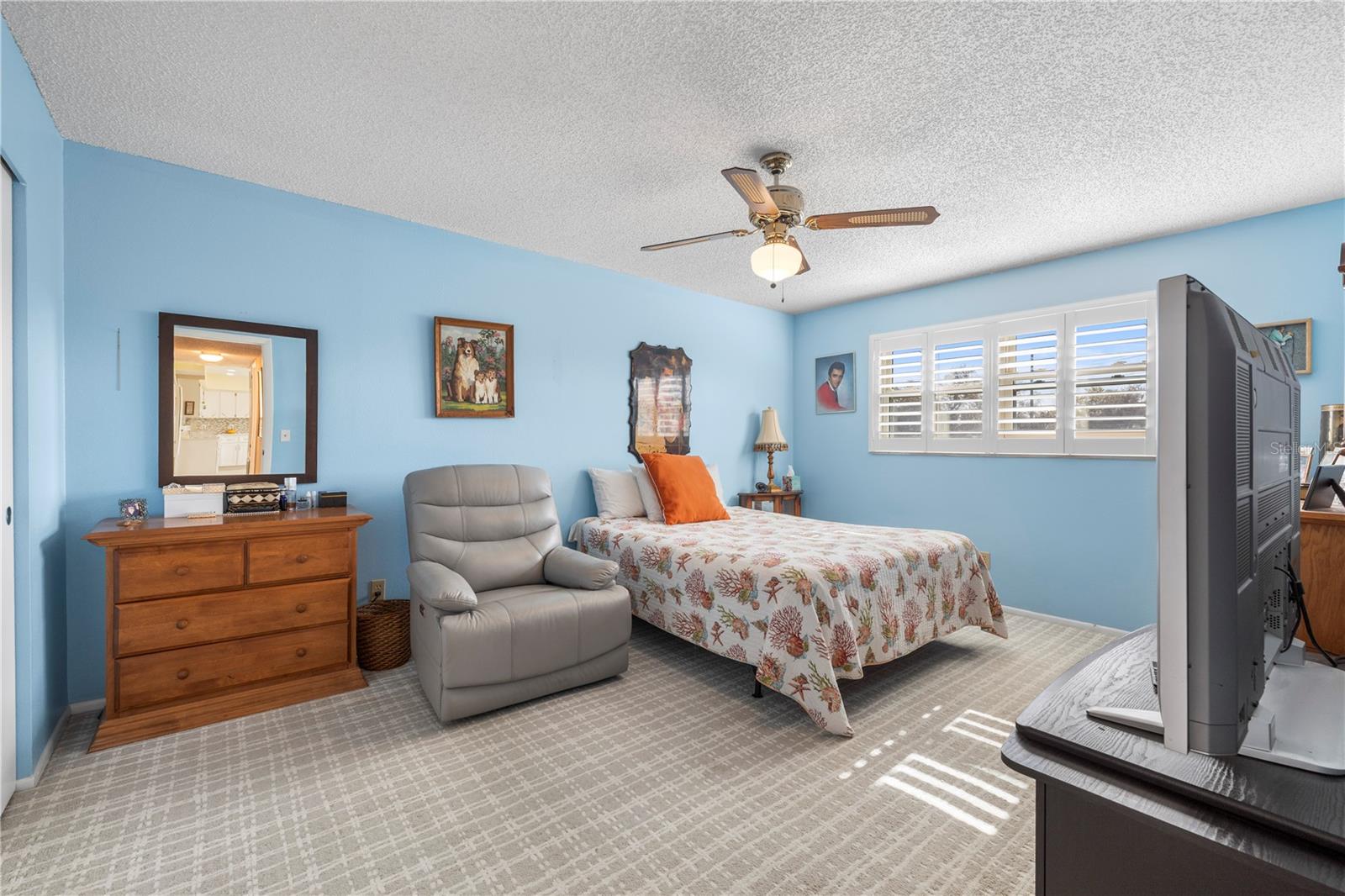 ON TOP OF THE WORLD - Residential