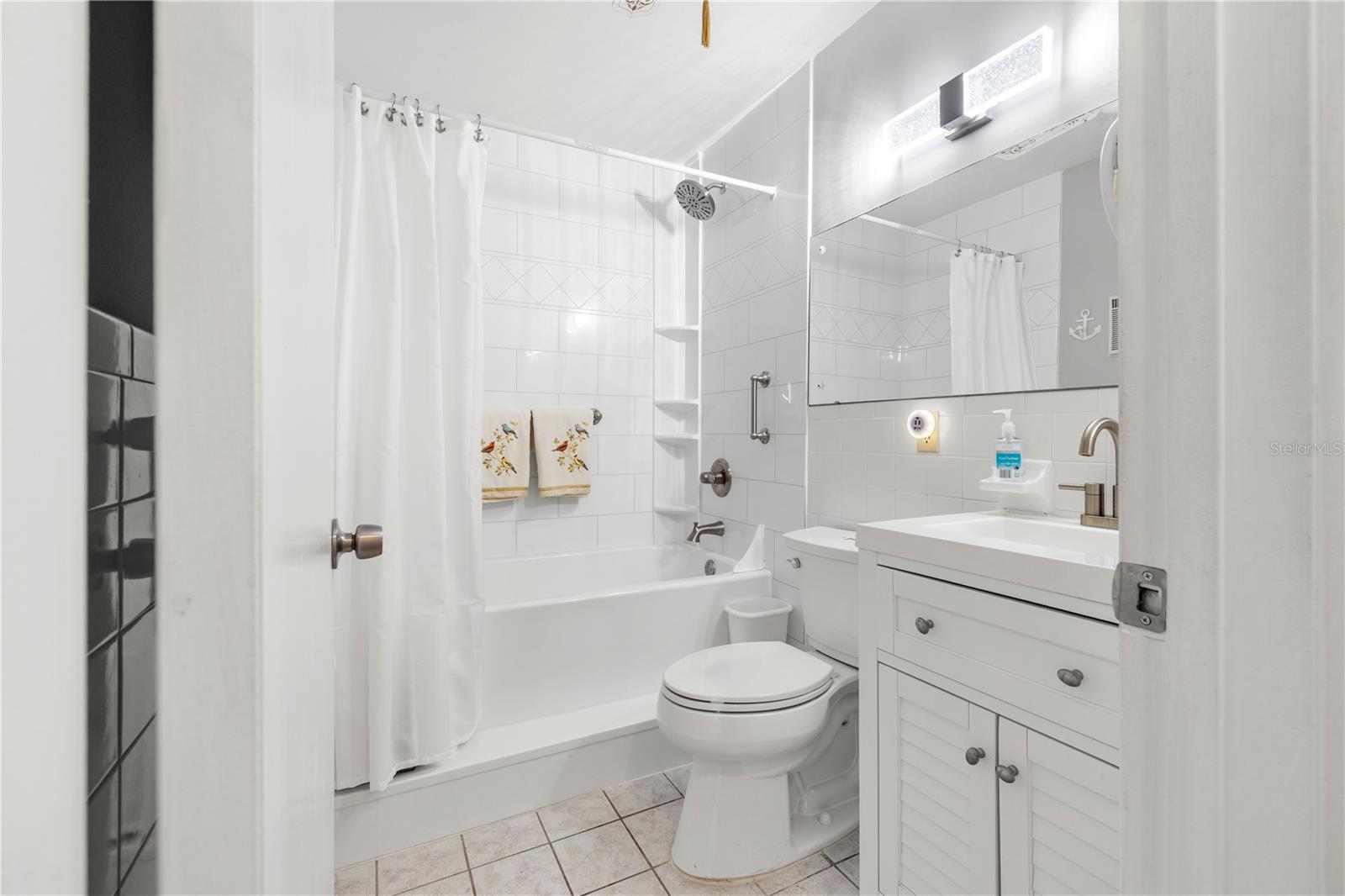 ON TOP OF THE WORLD - Residential