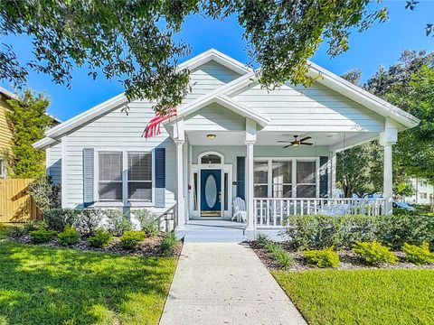 Photo of 427 N Summerlin Avenue, Orlando, FL 32803 (MLS # O6352649)