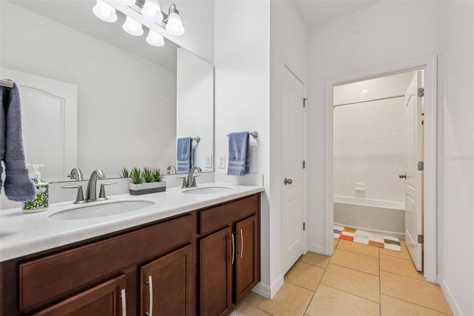 SORRENTO SPGS PH 04 - Residential