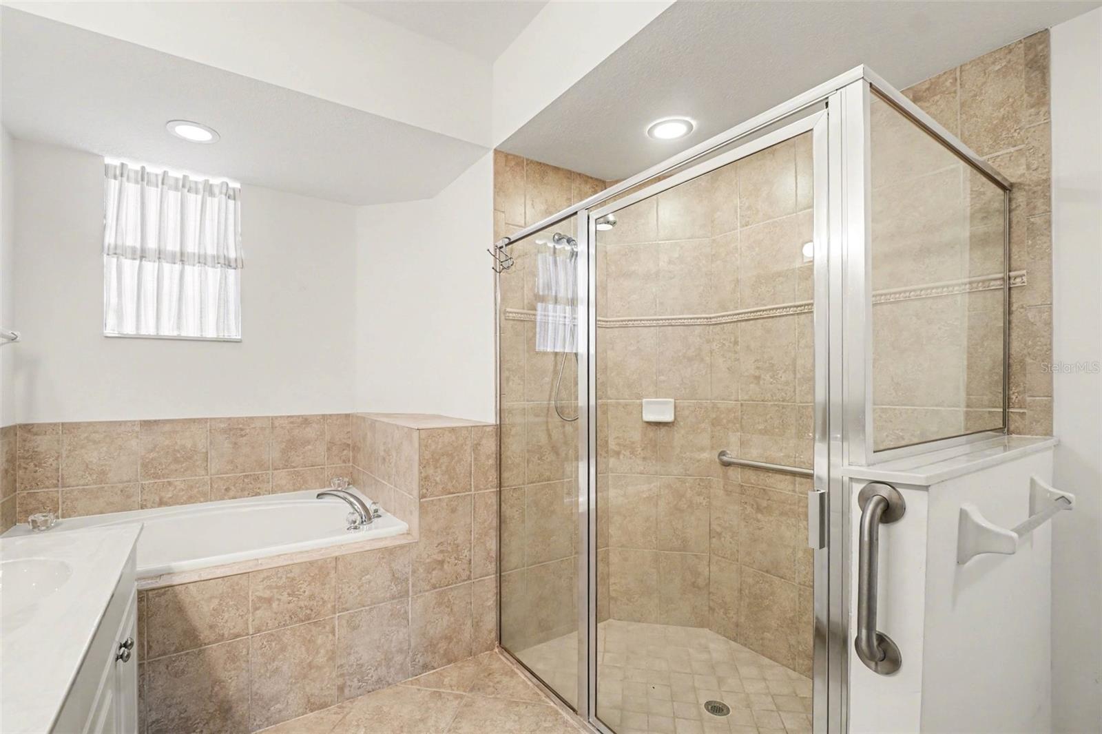 RIVERWOOD - Residential