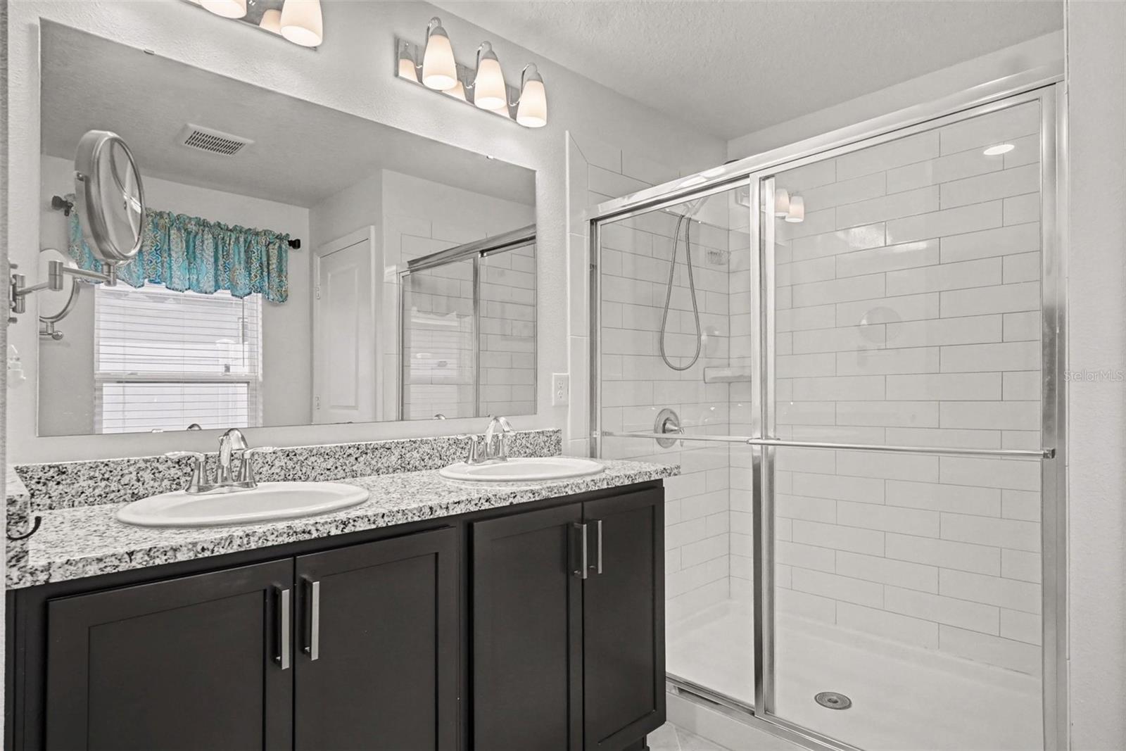 GARDENS AT LAKE JACKSON - Residential