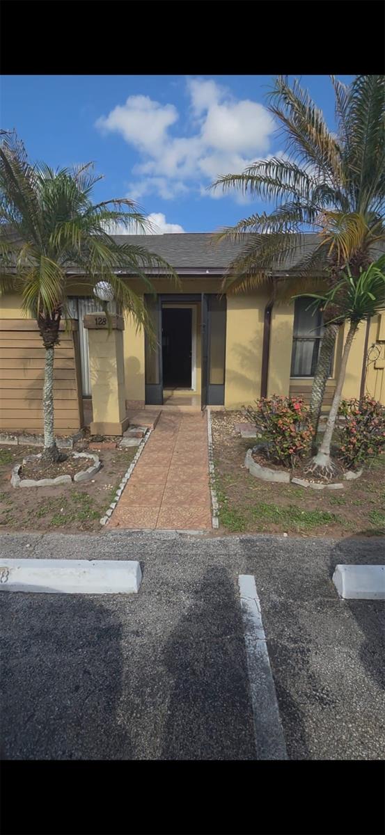 CREEKSIDE VILLAS AT MEADOW WOODS - Residential