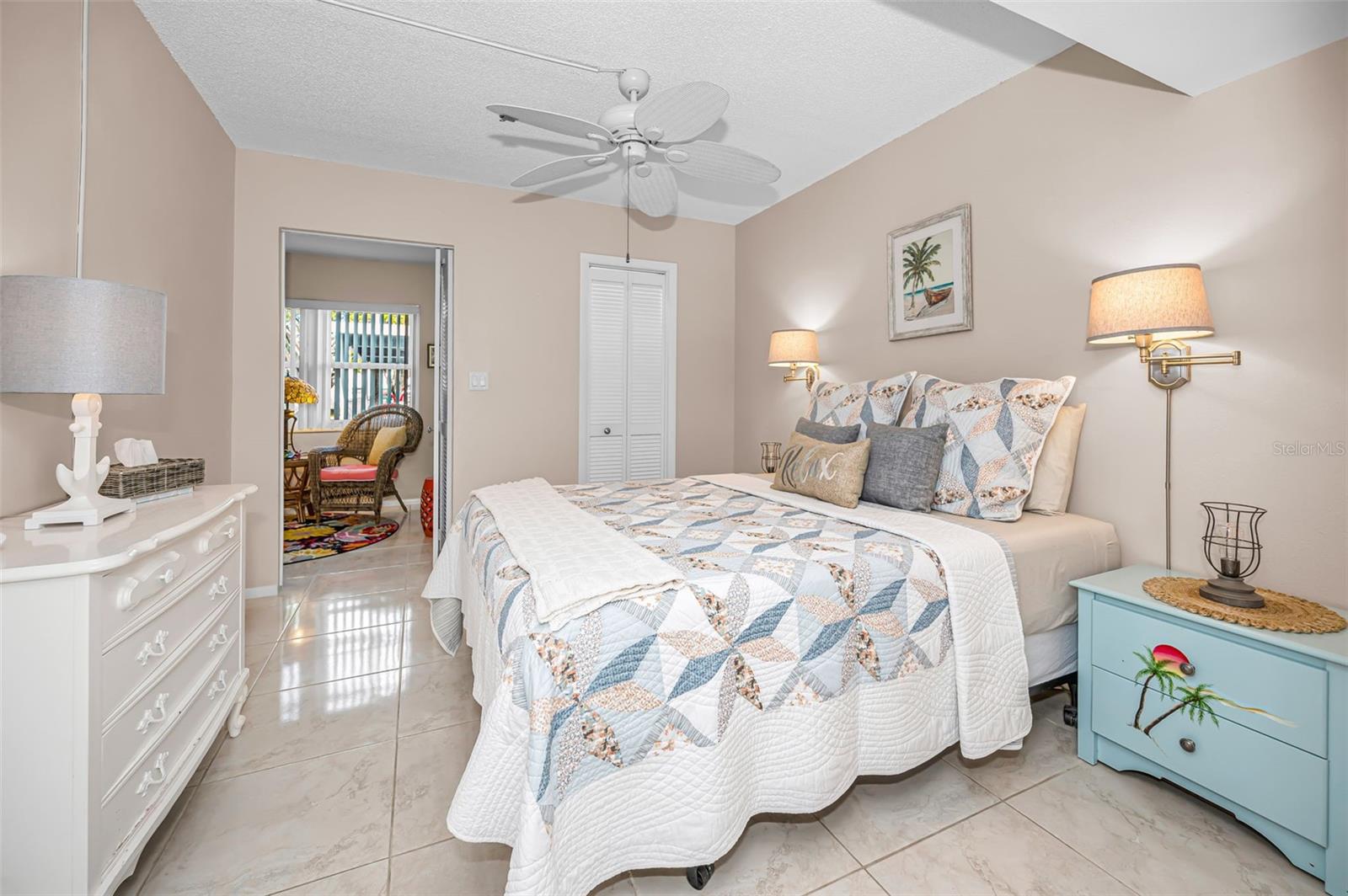 PARADISE SHORES - Residential