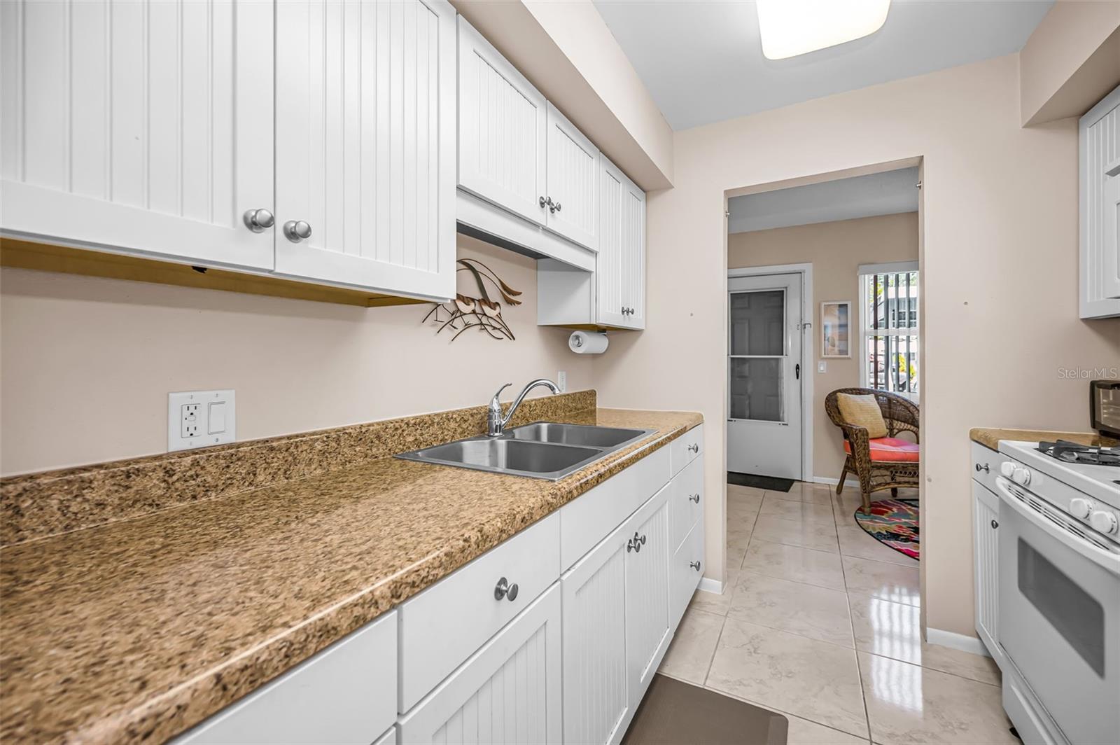 PARADISE SHORES - Residential