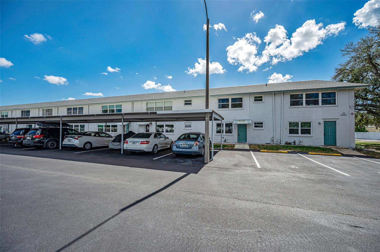 PARADISE SHORES - Residential