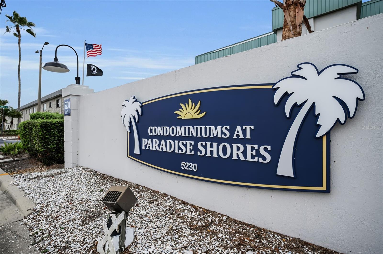 PARADISE SHORES - Residential