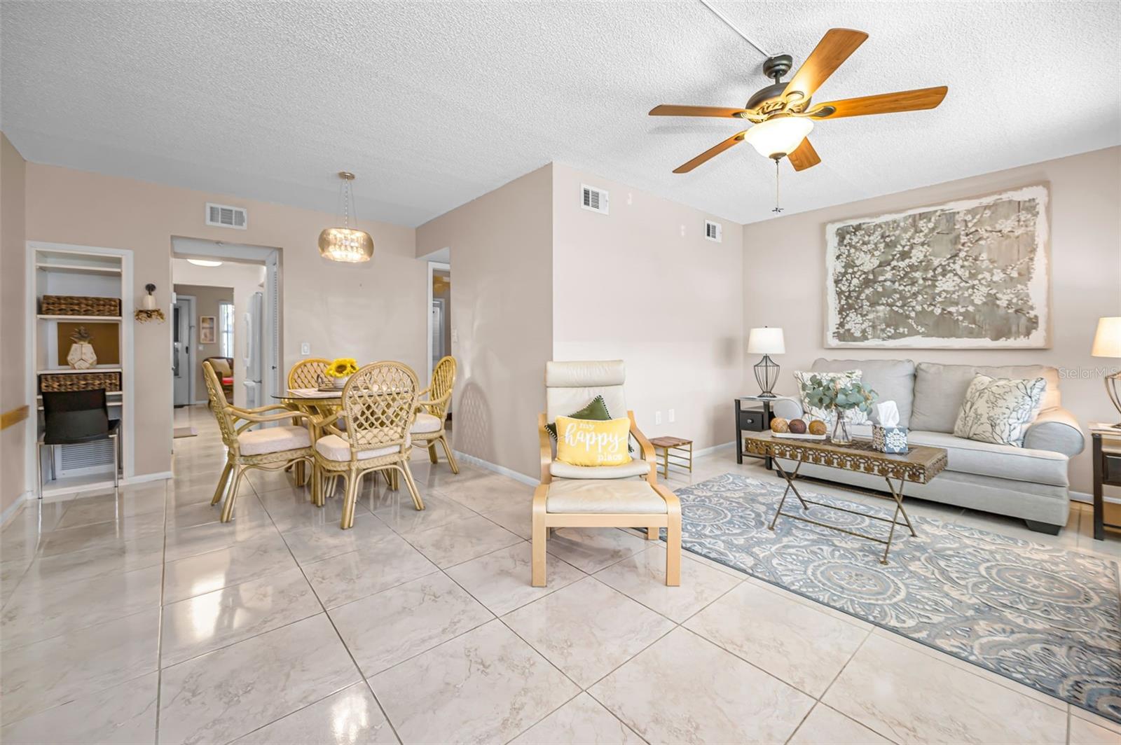 PARADISE SHORES - Residential