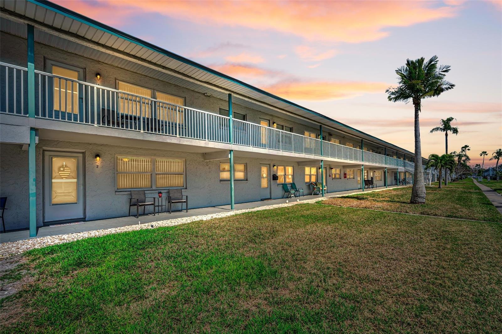 PARADISE SHORES - Residential