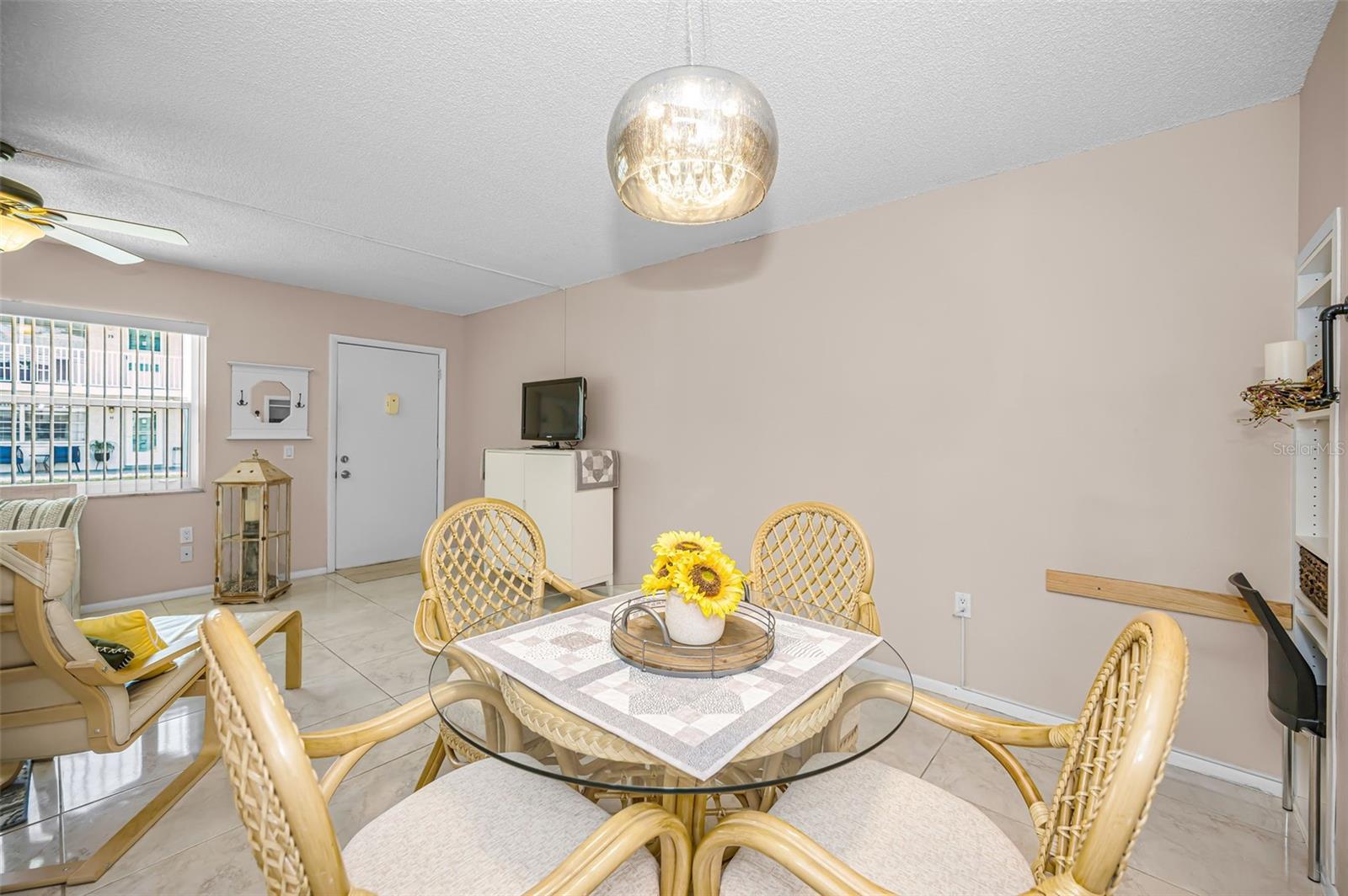 PARADISE SHORES - Residential