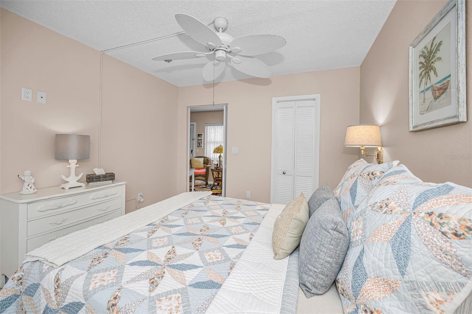 PARADISE SHORES - Residential