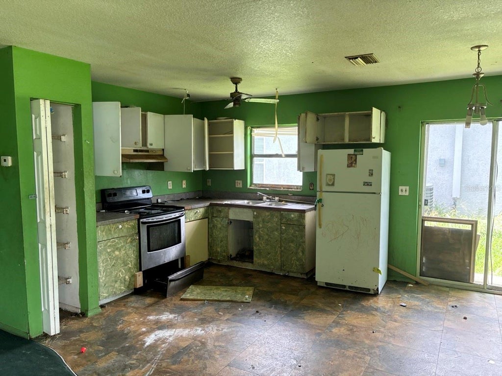 Photo of 2703 1st Avenue E, Palmetto, FL 34221 (MLS # TB8535380)