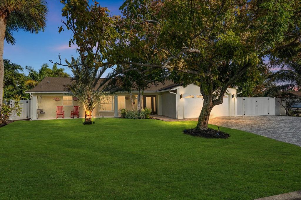 Photo of 4592 40th Street S, St Petersburg, FL 33711 (MLS # TB8446534)