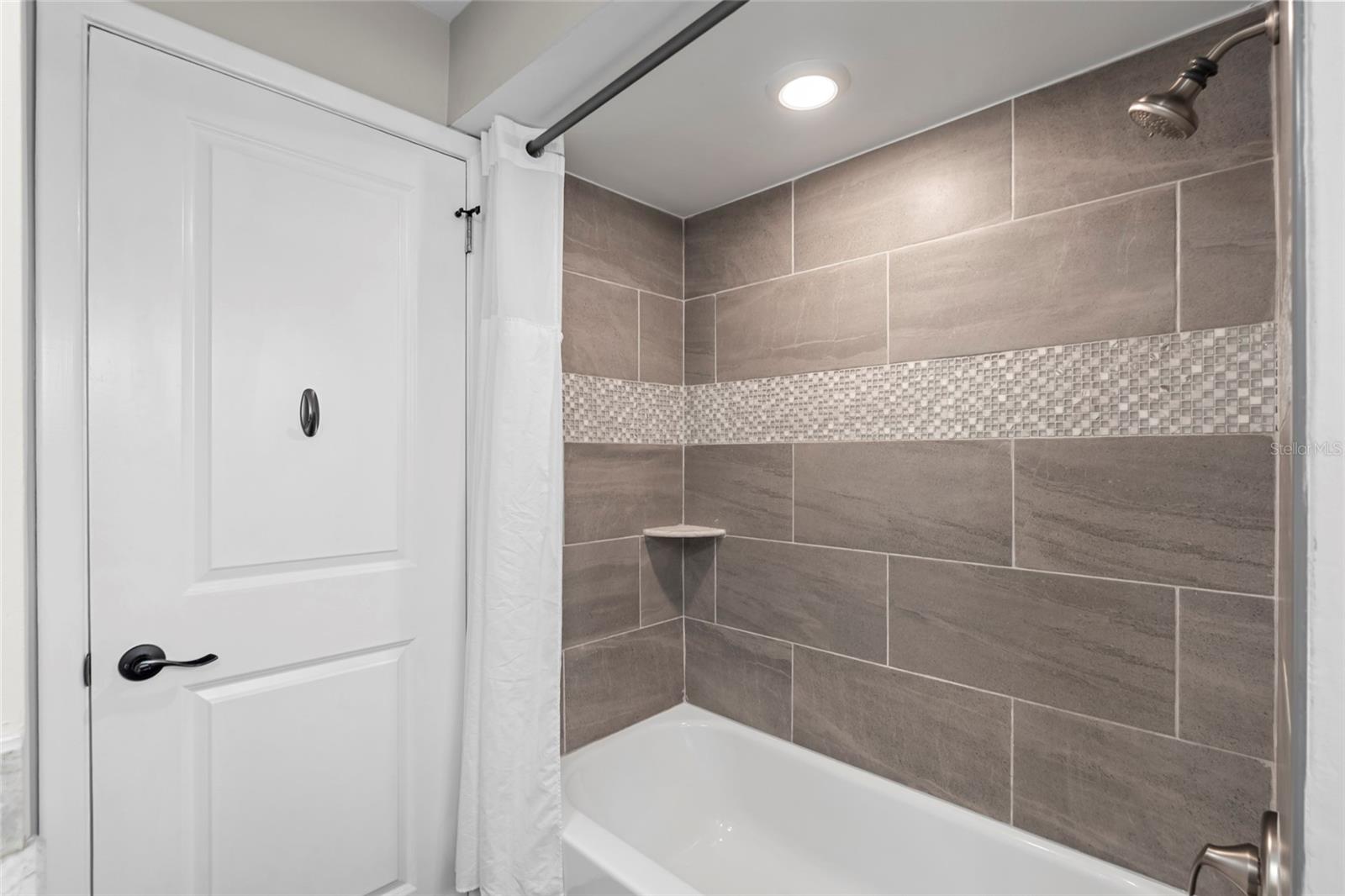 BROADWATER UNIT 2 BLK N - Residential