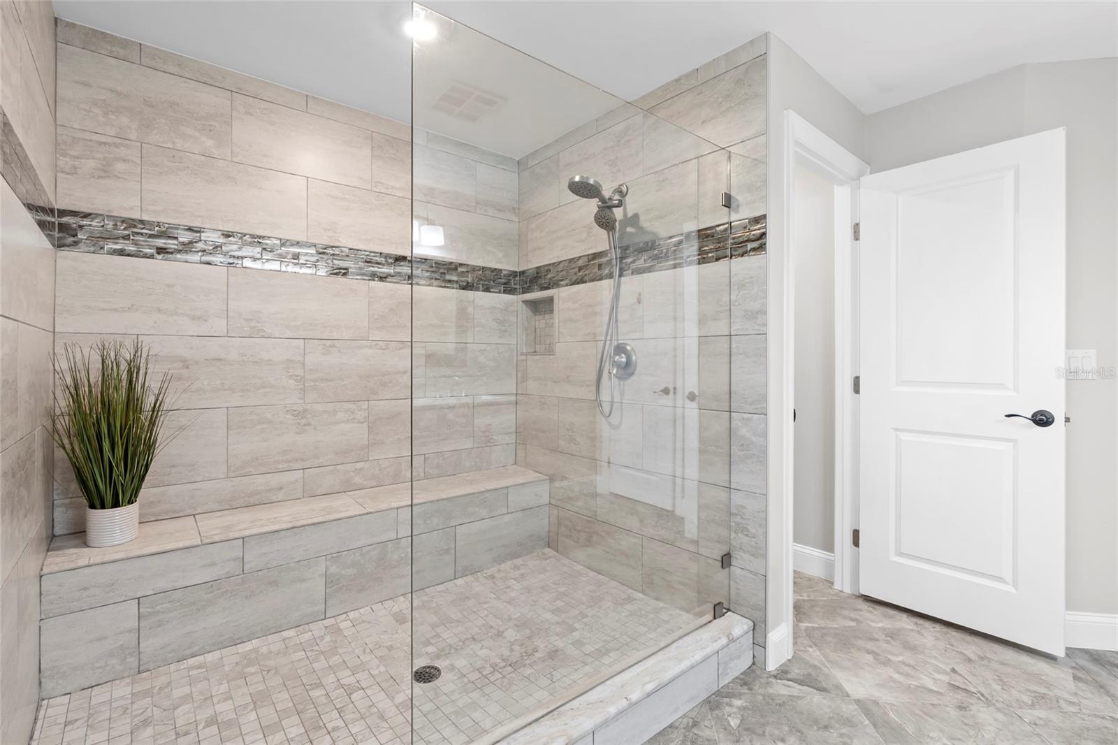 BROADWATER UNIT 2 BLK N - Residential