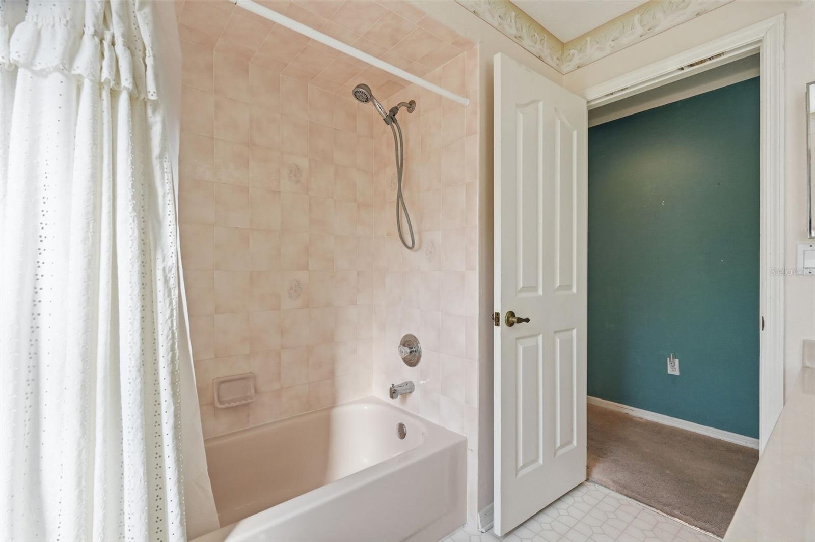 QUAIL RIDGE - Residential