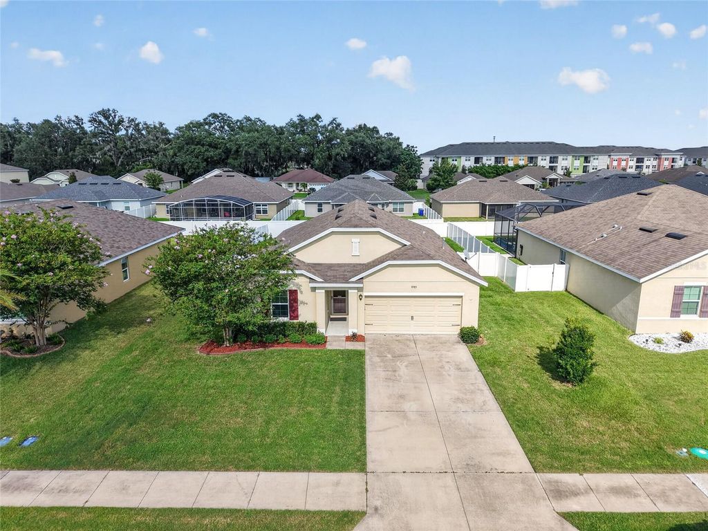 Photo of 9785 Pepper Tree Trail, Wildwood, FL 34785 (MLS # OM729088)