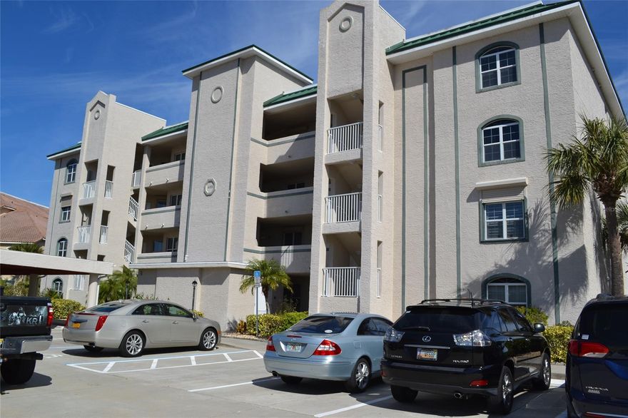 3 Bedroom 3 Bath Condo with detached garage. Over 2000 sqft. Large open floor plan with split bedrooms. Unit is conveniently located on the 1st floor of building. Upgrades include, Corian countertops, and vaulted ceilings.  Please follow all CDC required Covid-19 safety measures while showing. ;Water: City