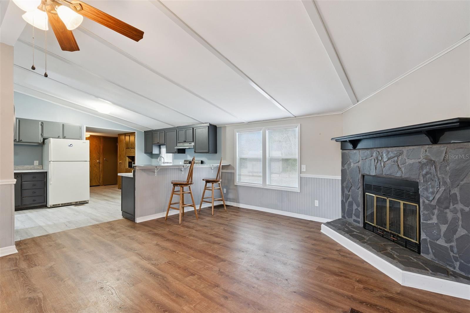 2484 GATOR LANE