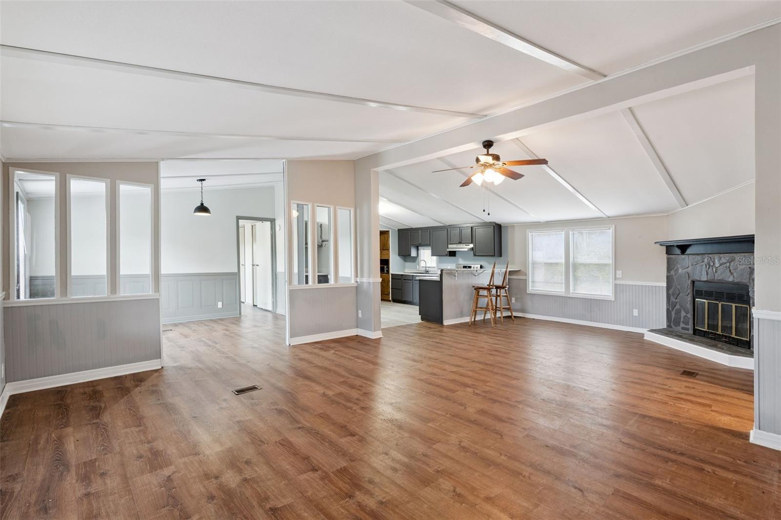 2484 GATOR LANE