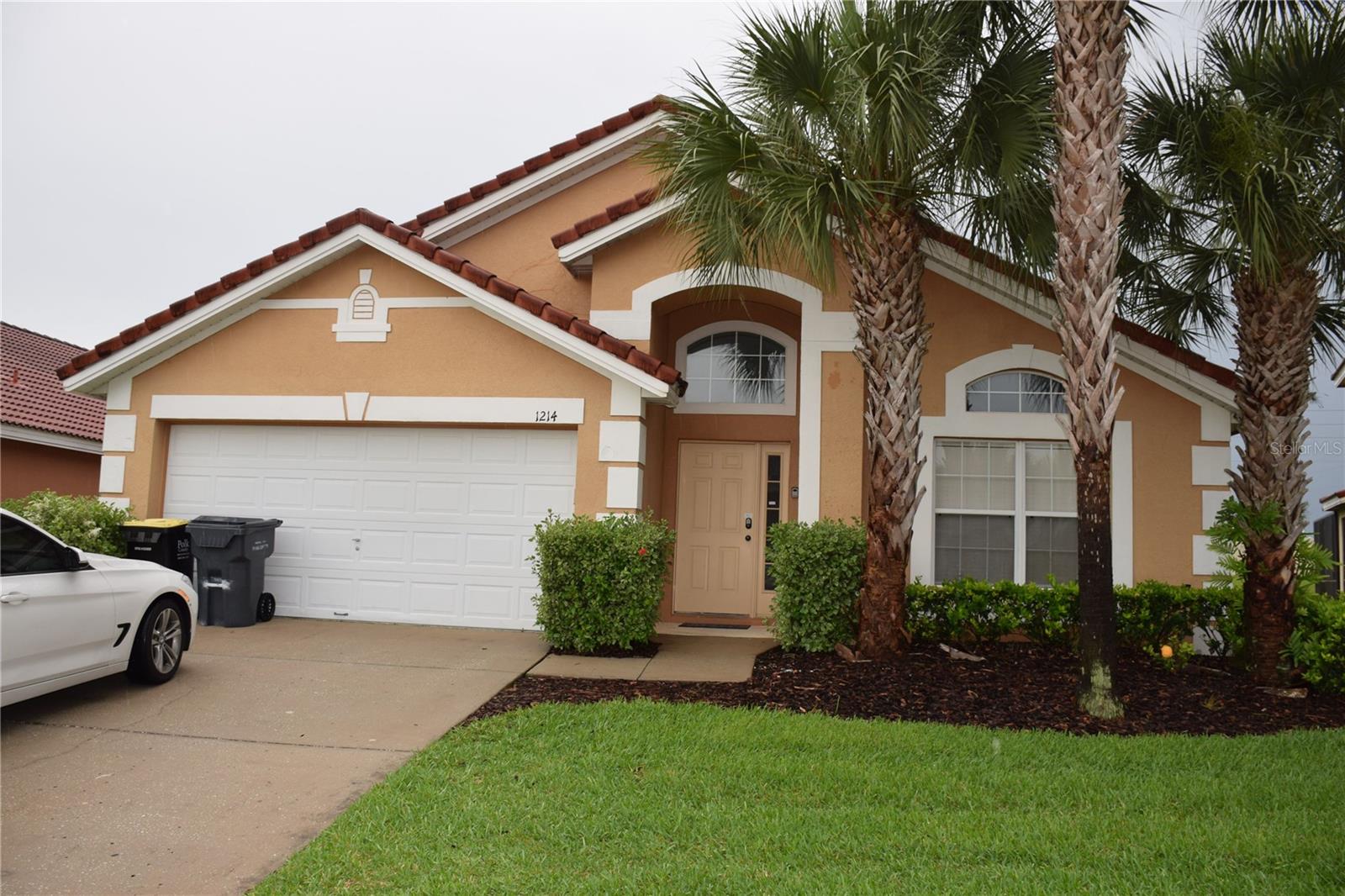 Move-In Ready Fully Furnished! Resort-Style Living in Guard-Gated Community! Lawn Care & Pool Maintenance Included! Basic Cable & Wifi!
Experience the best of Florida living in this fully furnished, 4-bedroom, 3-bath pool home located in the highly desirable Solana Resort. Thoughtfully designed and move-in ready, this home offers the perfect balance of comfort, space, and convenience—just minutes from Disney, Champions Gate, I-4, and Posner Park.
The layout is both functional and flexible, featuring separate formal living and dining areas ideal for entertaining, along with an open-concept family room perfect for everyday use. The kitchen includes a full appliance package—refrigerator, range, microwave, and dishwasher—and connects directly to the informal dining area and family room for easy flow and functionality.
The privately located master suite features a spacious walk-in closet and an ensuite bathroom with dual sinks, a soaking tub, a walk-in shower, and a separate water closet. Additional bedrooms generous in size.
For added enjoyment, the garage has been converted into a game room complete with a pool table and foosball table. Step outside to your private screened-in pool—lawn care and pool maintenance are included in the rent for a truly low-maintenance lifestyle.
A washer and dryer are included as a convenience item. Please note: the pool heater does not convey.
Solana Resort offers 24-hour guard-gated security and a full range of resort-style amenities, including a clubhouse, fitness center, large community pool with cabanas, sand volleyball court, and a game room with Wi-Fi.
Showings are by appointment only. Don’t miss your chance to lease this beautiful, move-in ready home in one of the area's most sought-after communities.