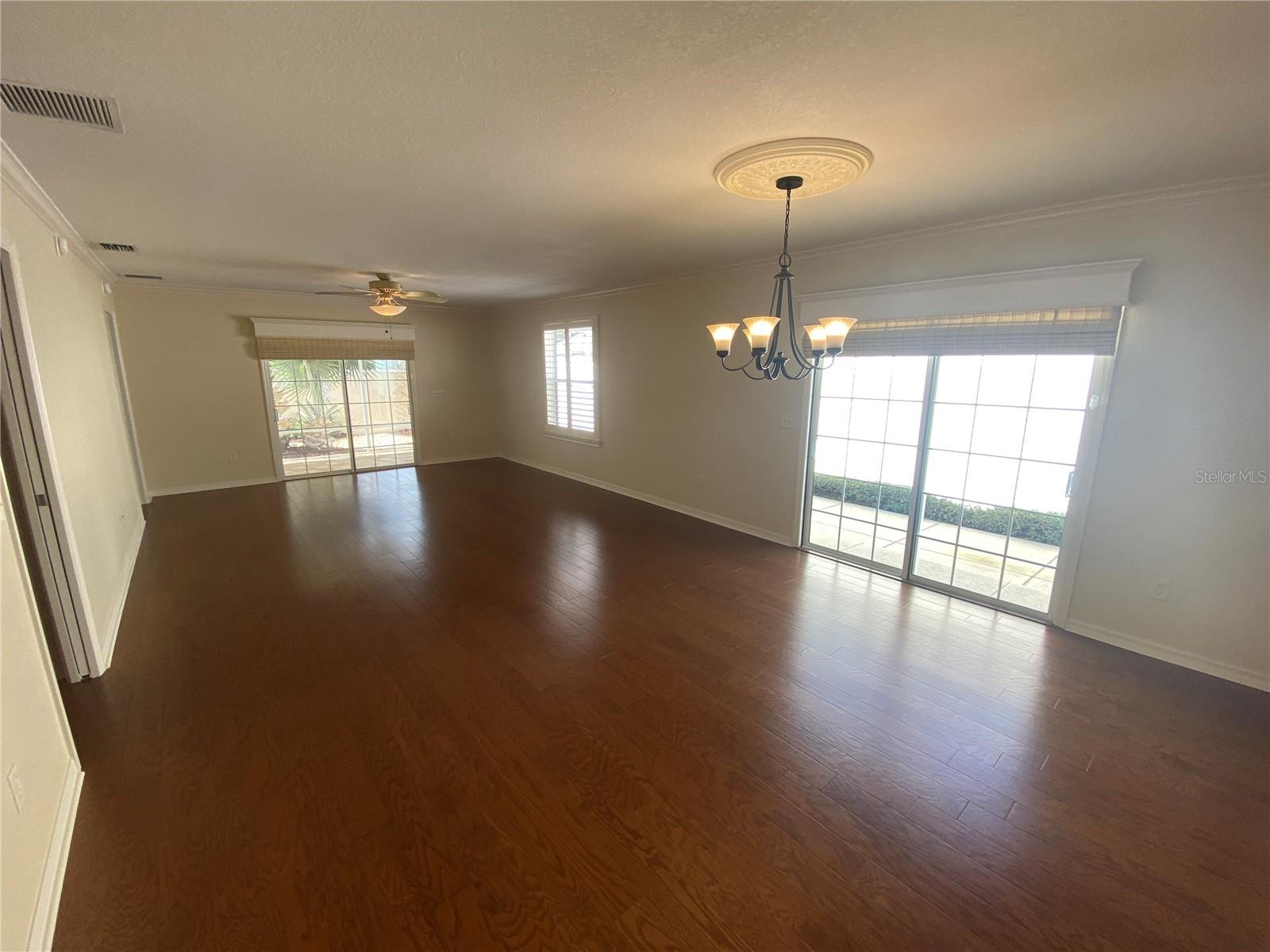 COURTYARD VILLAS - Residential Lease