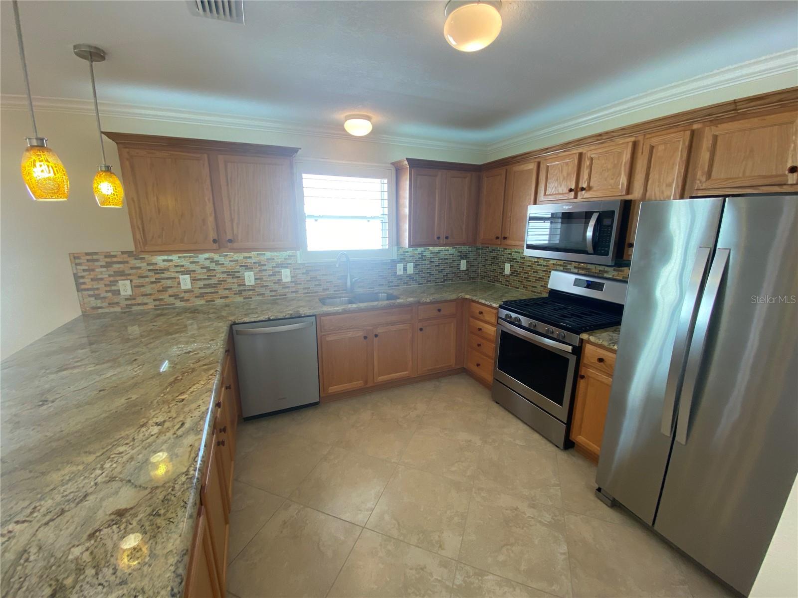 COURTYARD VILLAS - Residential Lease